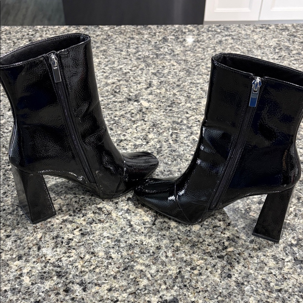 Sleek Black Patent Leather Heeled Boots - Picture 7 of 9